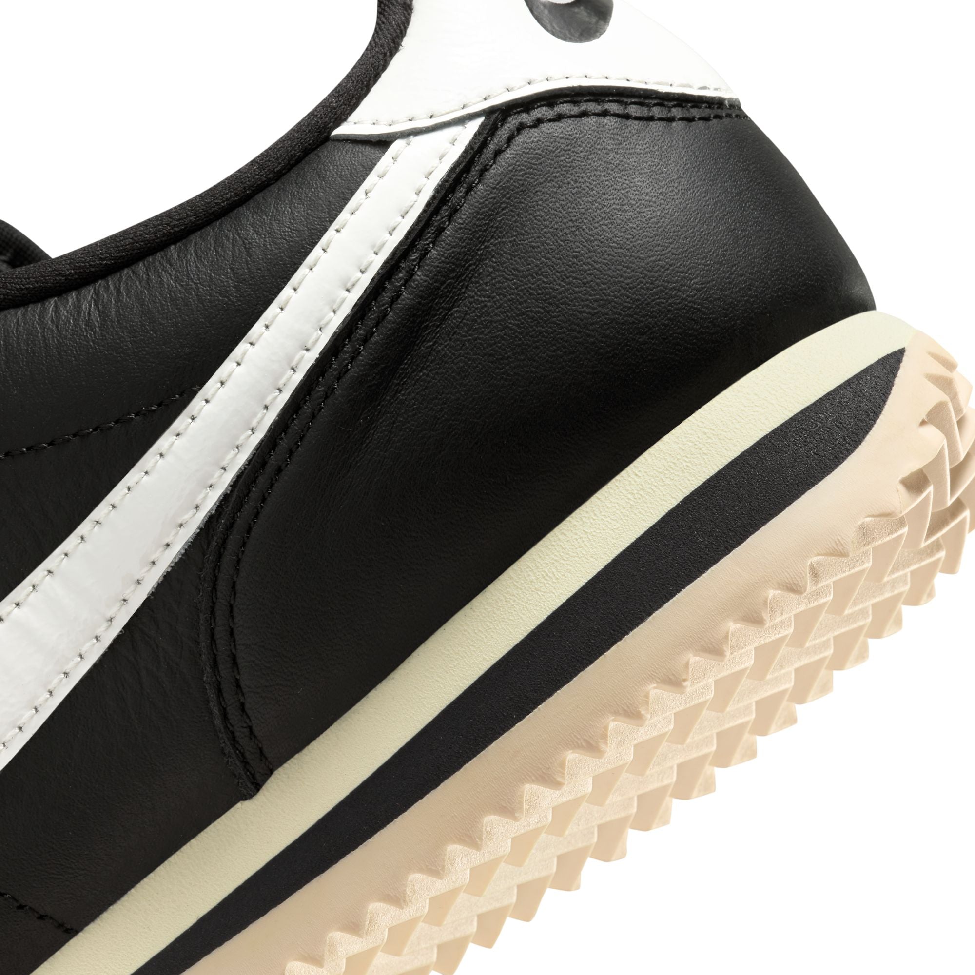 Cortez 23 Premium 'Black and Sail' W - INVINCIBLE