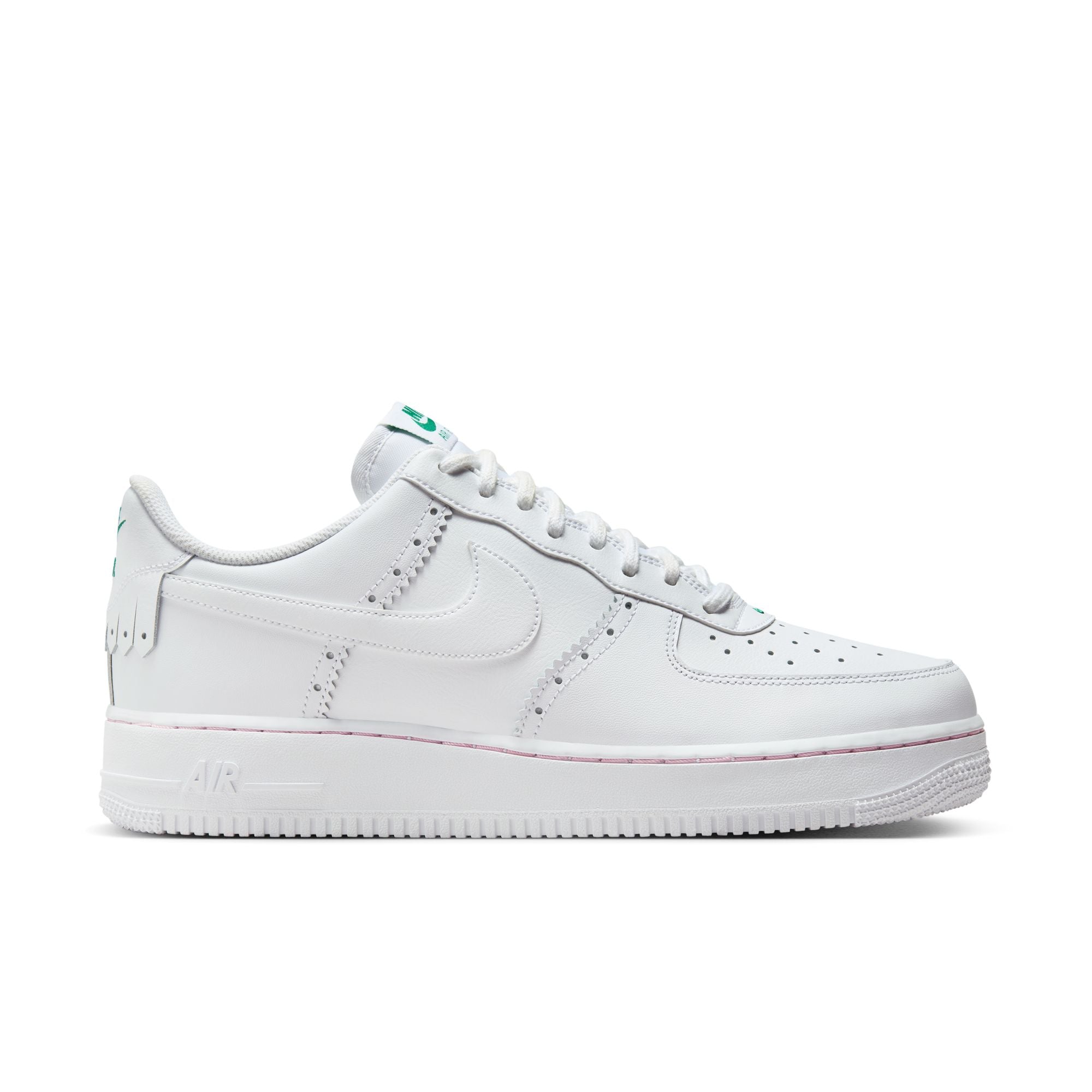 Air Force 1 '07 LV8 - INVINCIBLE